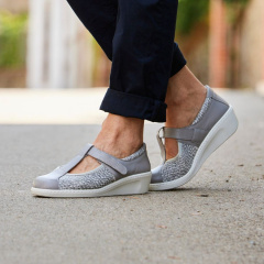 chaussure ville Samia gris vue portee