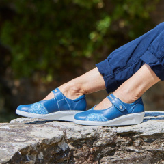chaussure ville femme safia bleu vue portee